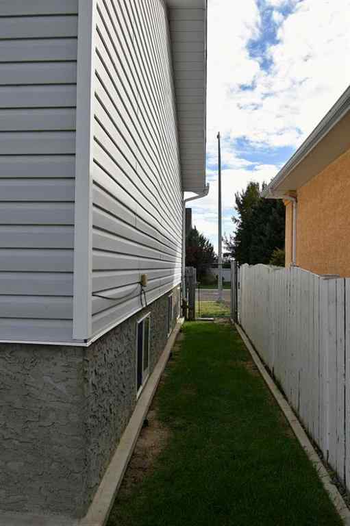 MLS® A2262994 - 337 Laura Ave Avenue W in NONE Duchess, Residential
