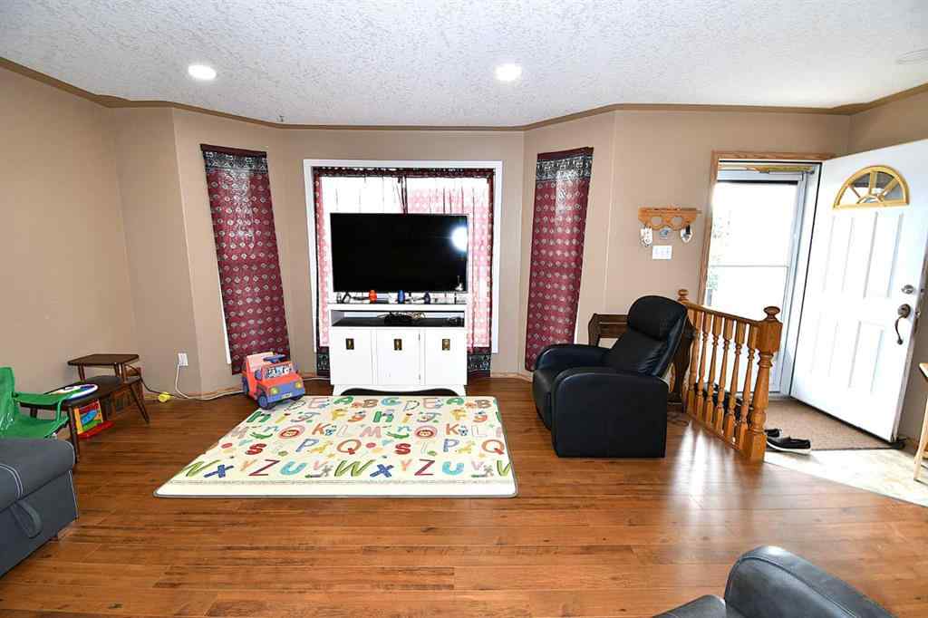 MLS® A2262994 - 337 Laura Ave Avenue W in NONE Duchess, Residential