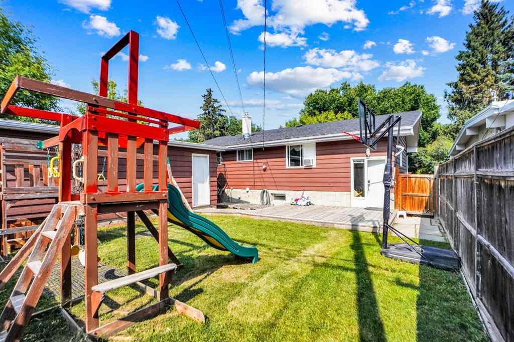 MLS® A2263000 - 1447 Northmount Drive NW in Brentwood Calgary, Residential