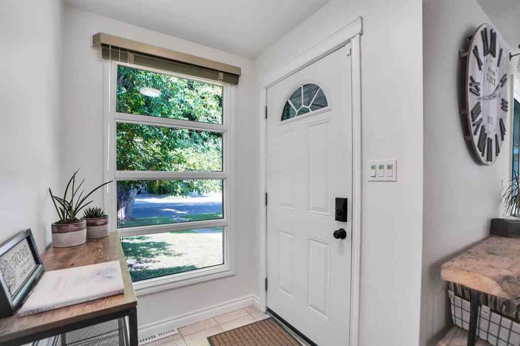 MLS® A2263000 - 1447 Northmount Drive NW in Brentwood Calgary, Residential