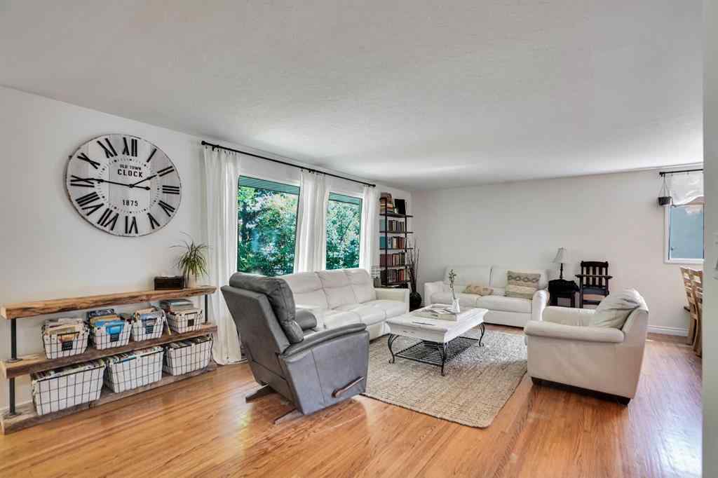 MLS® A2263000 - 1447 Northmount Drive NW in Brentwood Calgary, Residential