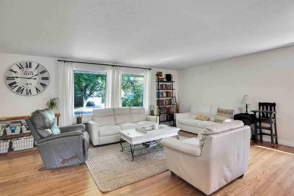 MLS® A2263000 - 1447 Northmount Drive NW in Brentwood Calgary, Residential