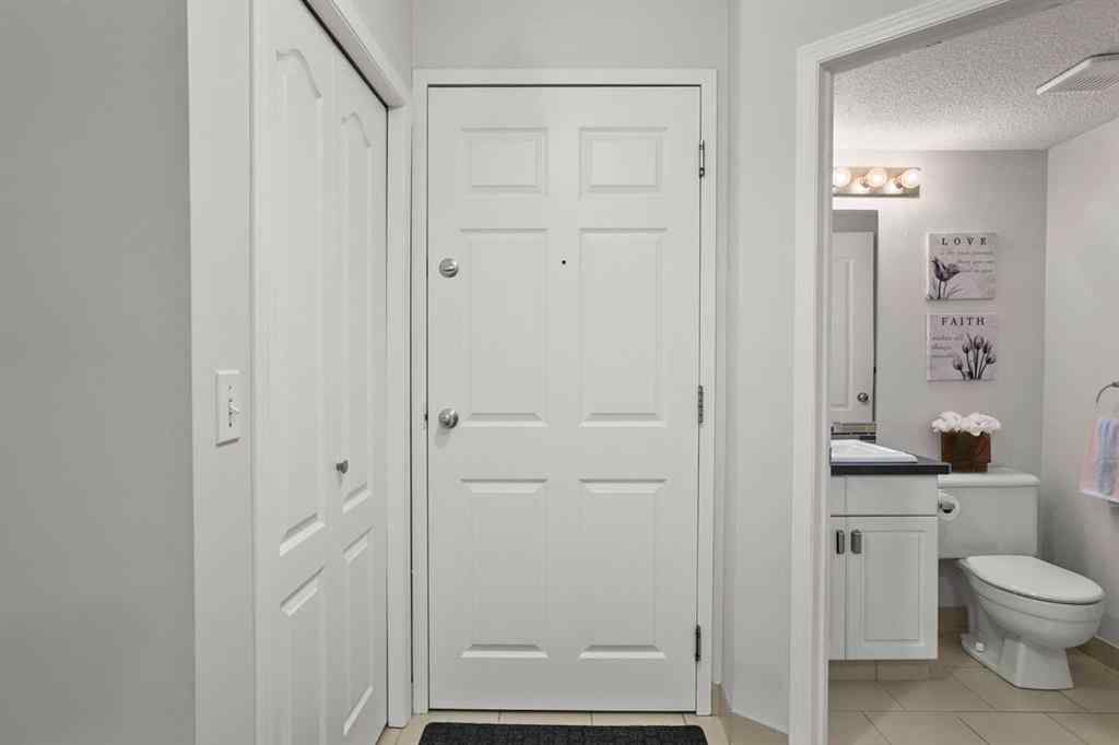 MLS® A2263002 - Unit #118 10 Sierra Morena Mews SW in Signal Hill Calgary, Residential