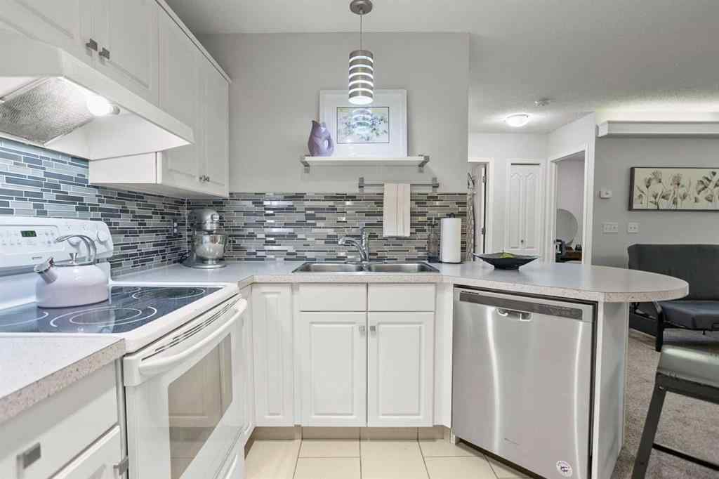 MLS® A2263002 - Unit #118 10 Sierra Morena Mews SW in Signal Hill Calgary, Residential