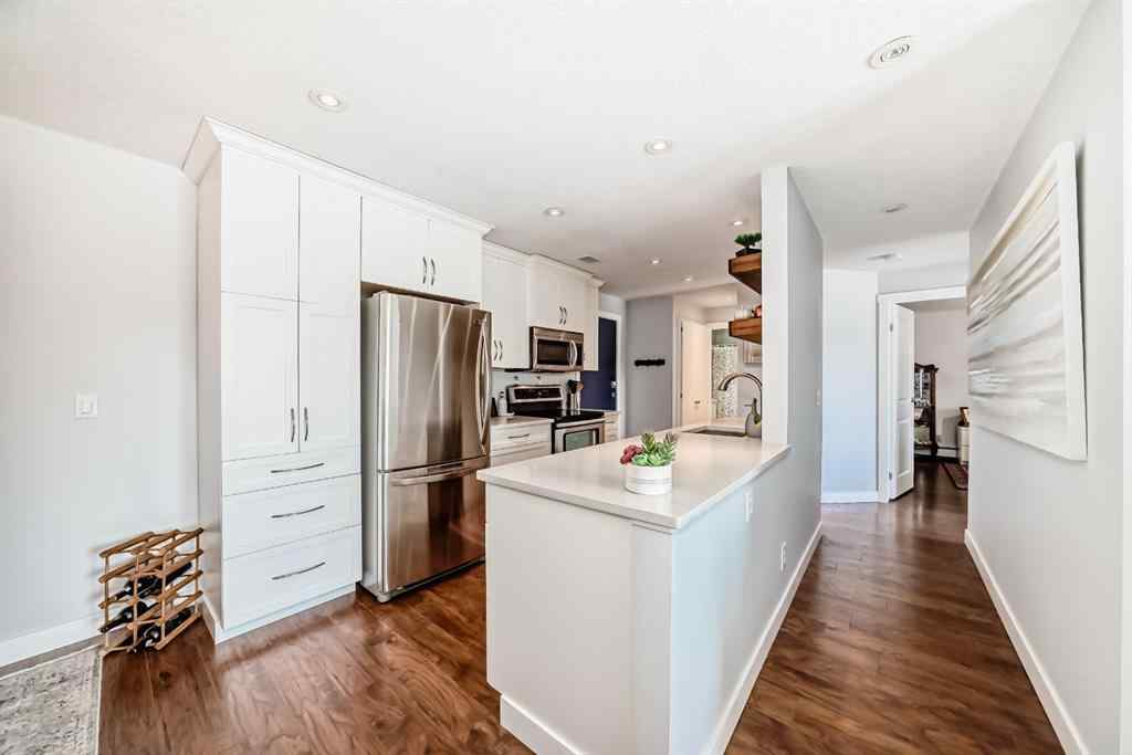 MLS® A2263009 - Unit #202 540 18 Avenue SW in Cliff Bungalow Calgary, Residential