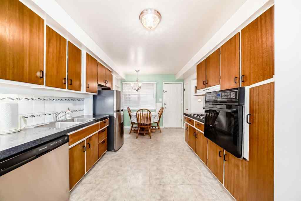 MLS® A2263024 - 5115 5 Street SW in Windsor Park Calgary, Residential