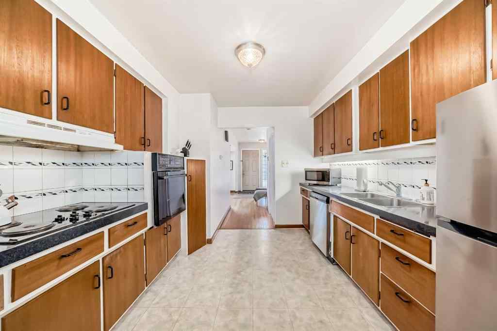 MLS® A2263024 - 5115 5 Street SW in Windsor Park Calgary, Residential