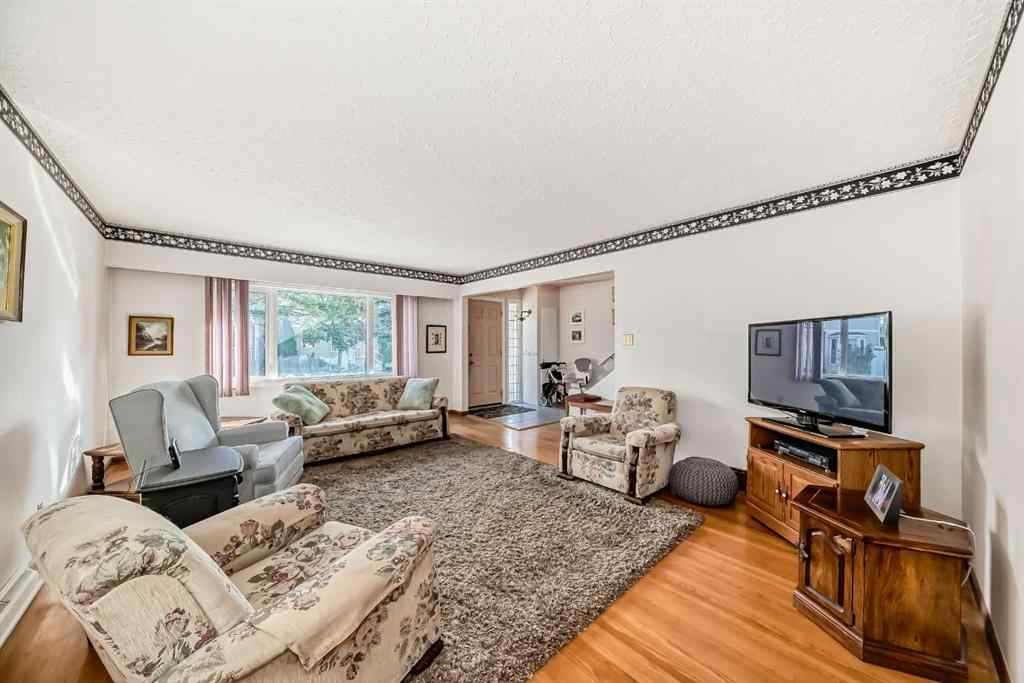 MLS® A2263024 - 5115 5 Street SW in Windsor Park Calgary, Residential