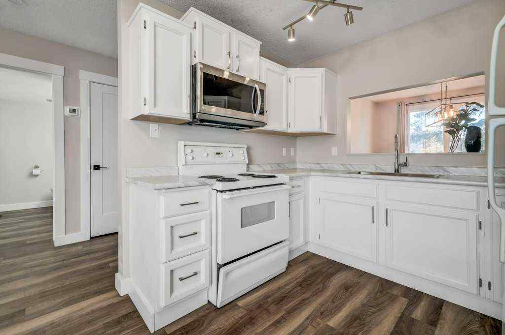 MLS® A2263033 - Unit #24 2210 Oakmoor Drive SW in Palliser Calgary, Residential