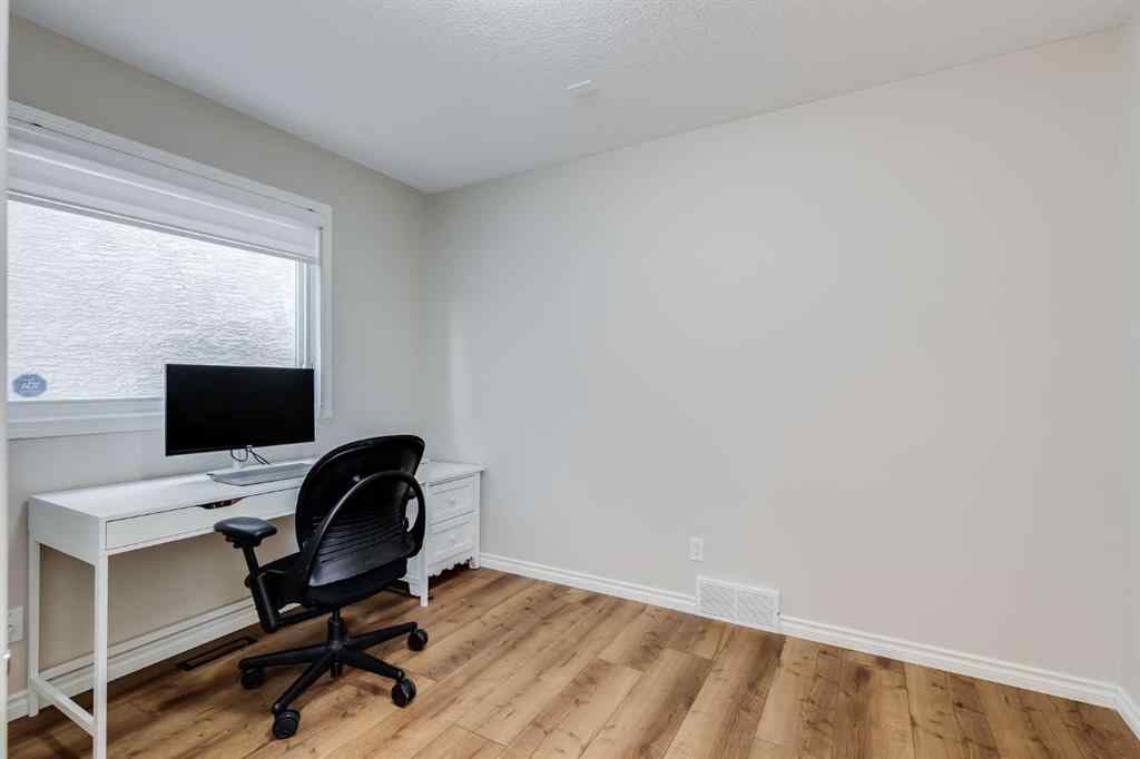 MLS® A2263037 - 7 Everglade Circle SW in Evergreen Calgary, Residential