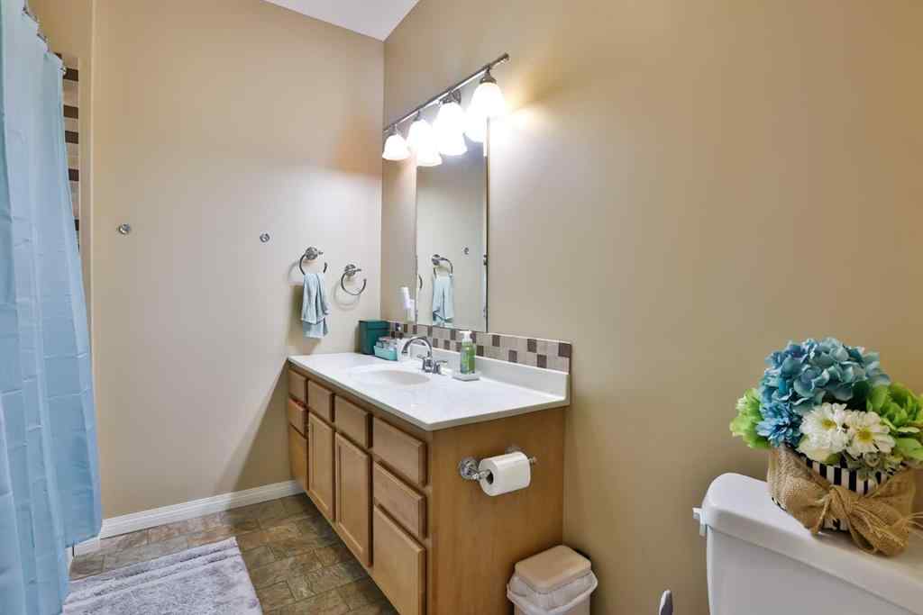 MLS® A2263041 - 73N 2A Street  in NONE Magrath, Residential