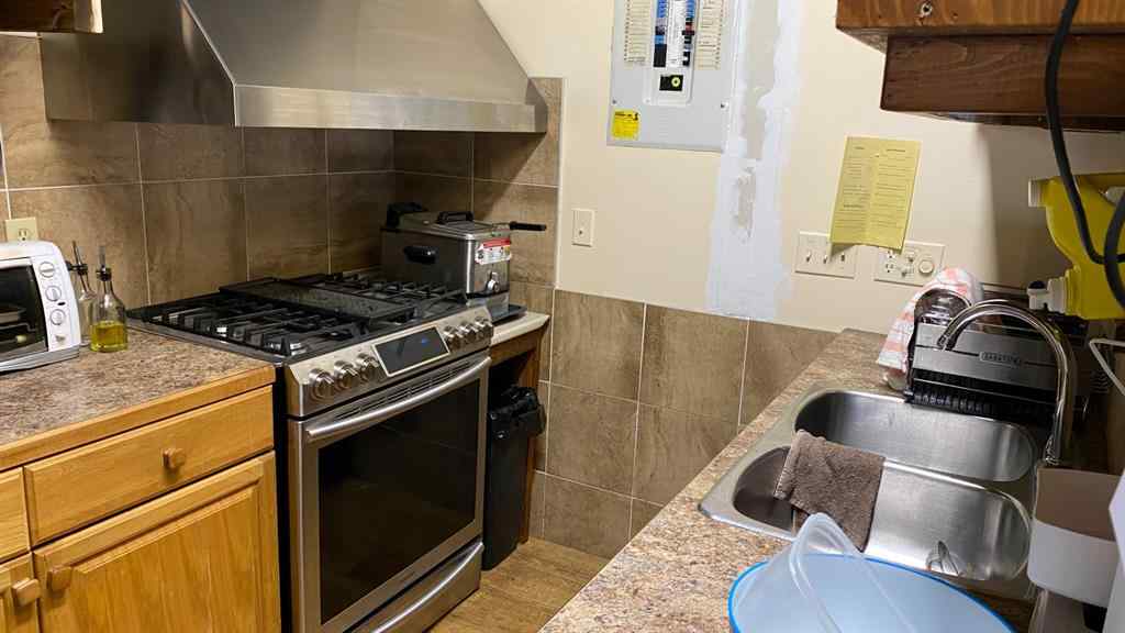 MLS® A2263052 - 230 7 Avenue  in NONE Bow Island, Commercial