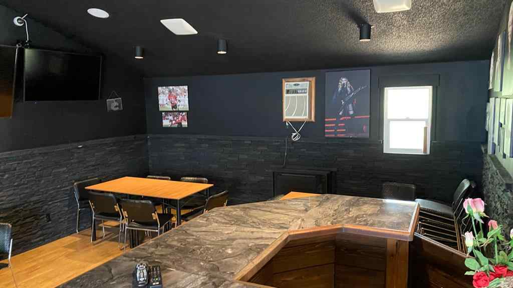 MLS® A2263052 - 230 7 Avenue  in NONE Bow Island, Commercial