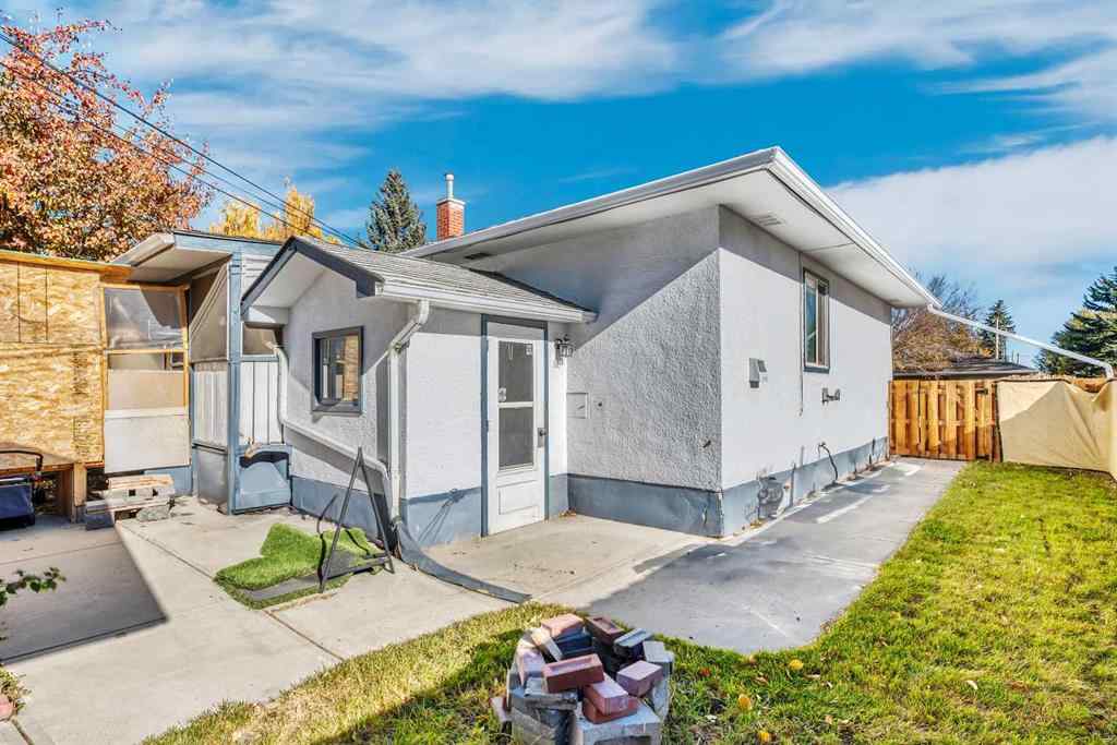 MLS® A2263060 - 7207 7 Street SW in Kingsland Calgary, Residential