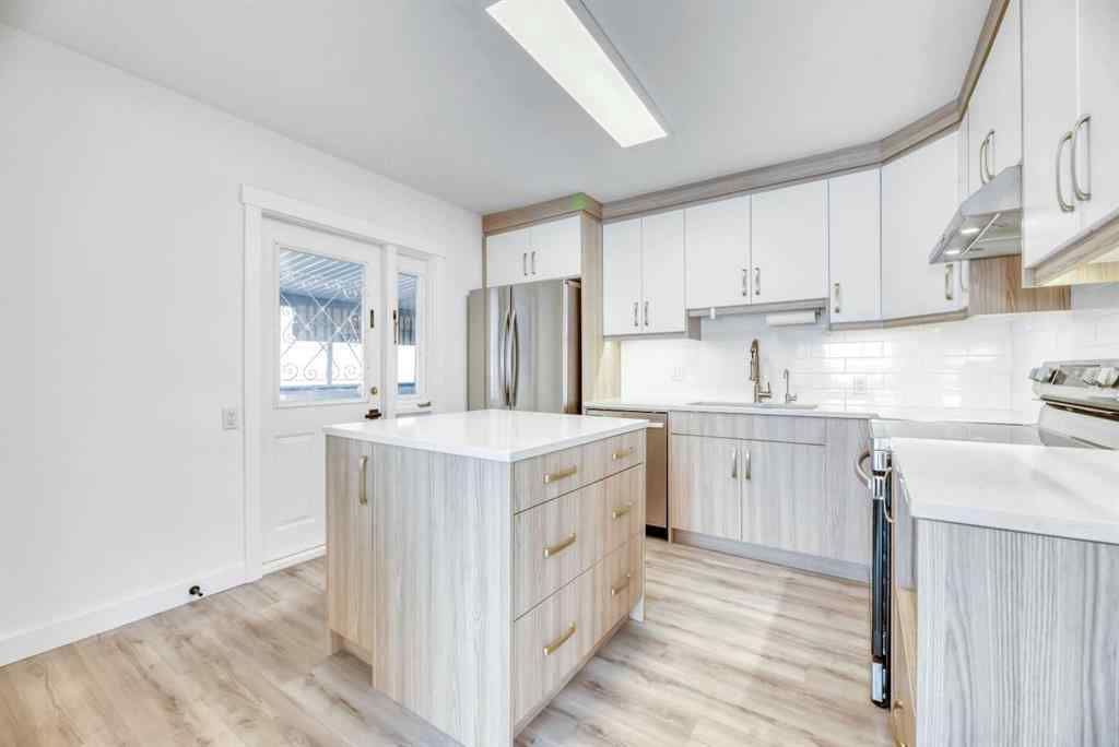 MLS® A2263060 - 7207 7 Street SW in Kingsland Calgary, Residential