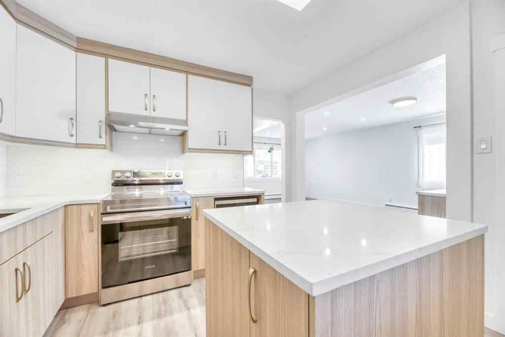 MLS® A2263060 - 7207 7 Street SW in Kingsland Calgary, Residential