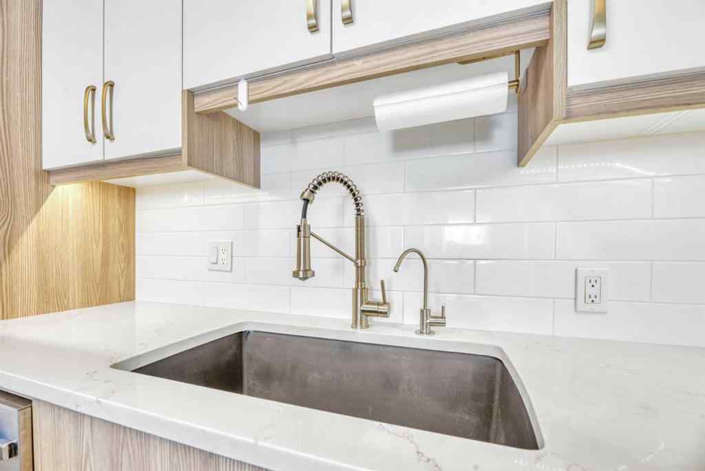 MLS® A2263060 - 7207 7 Street SW in Kingsland Calgary, Residential