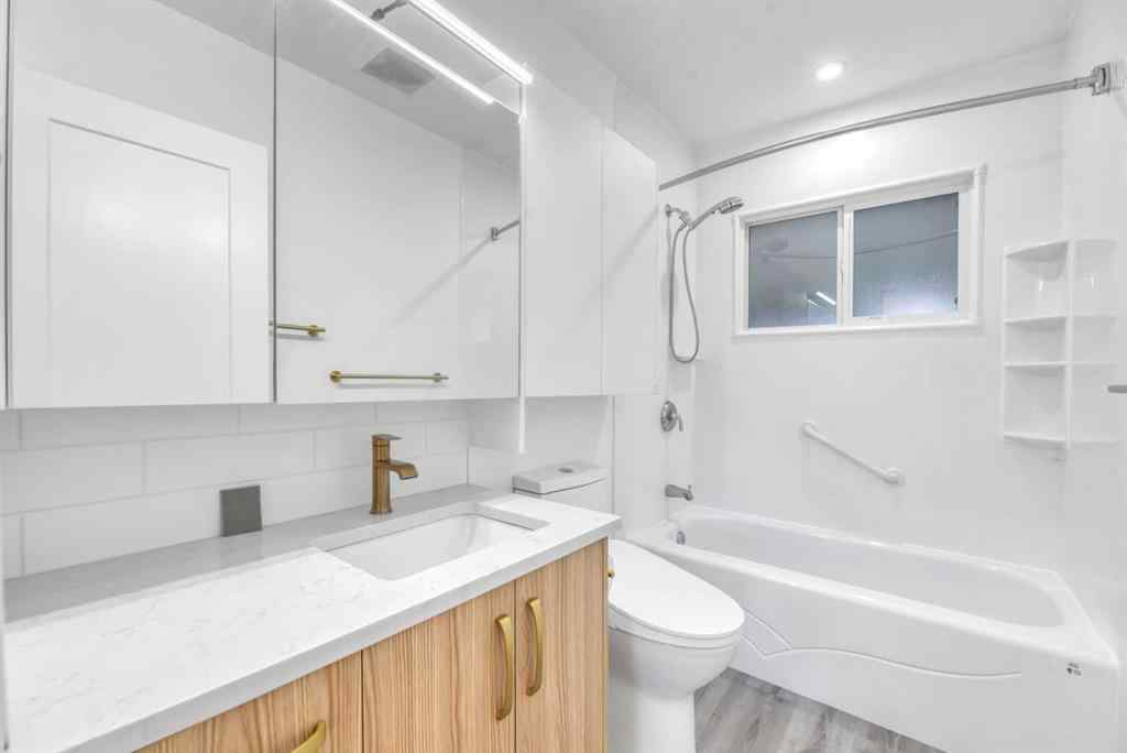 MLS® A2263060 - 7207 7 Street SW in Kingsland Calgary, Residential