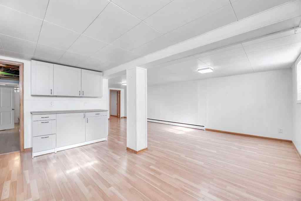 MLS® A2263060 - 7207 7 Street SW in Kingsland Calgary, Residential