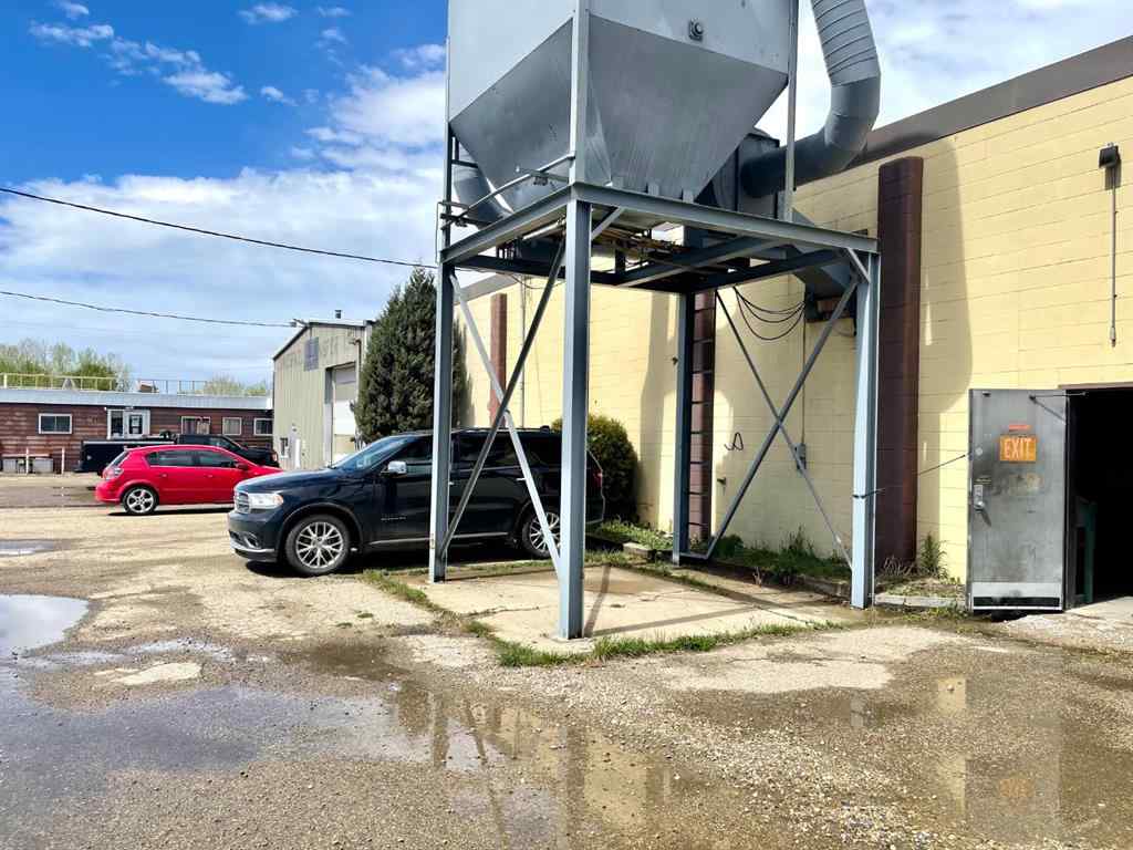 MLS® A2263063 - 4211 53 Street Close  in NONE Innisfail, Commercial