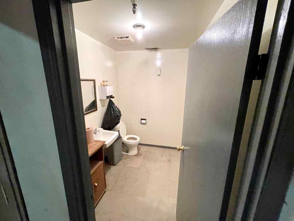 MLS® A2263063 - 4211 53 Street Close  in NONE Innisfail, Commercial