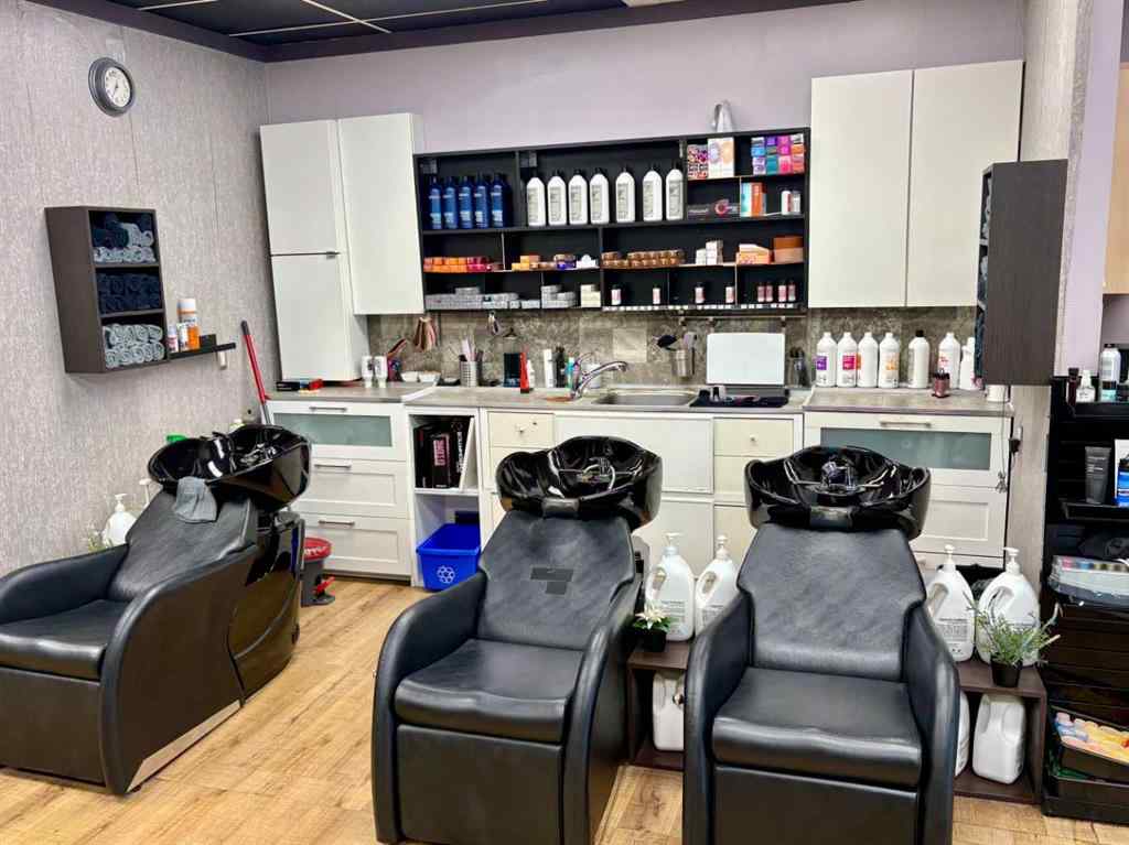 MLS® A2263065 - 20 12 Street NW in Hillhurst Calgary, Commercial