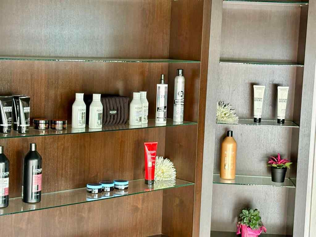 MLS® A2263065 - 20 12 Street NW in Hillhurst Calgary, Commercial