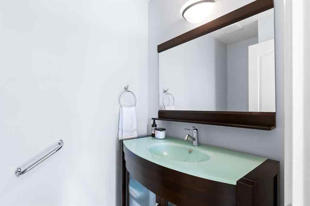 MLS® A2263066 - 366 Patterson Boulevard SW in Patterson Calgary, Residential