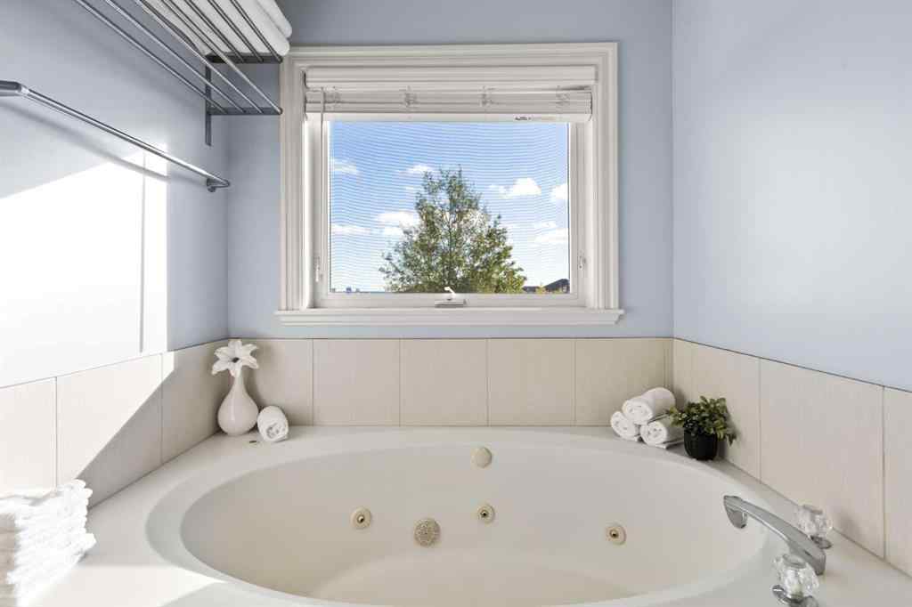 MLS® A2263066 - 366 Patterson Boulevard SW in Patterson Calgary, Residential