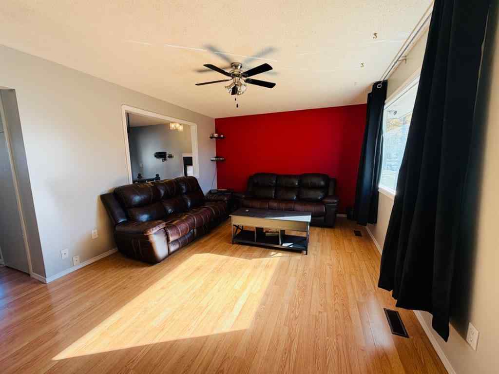 MLS® A2263089 - 5210 53 Avenue  in Central Ponoka Ponoka, Residential