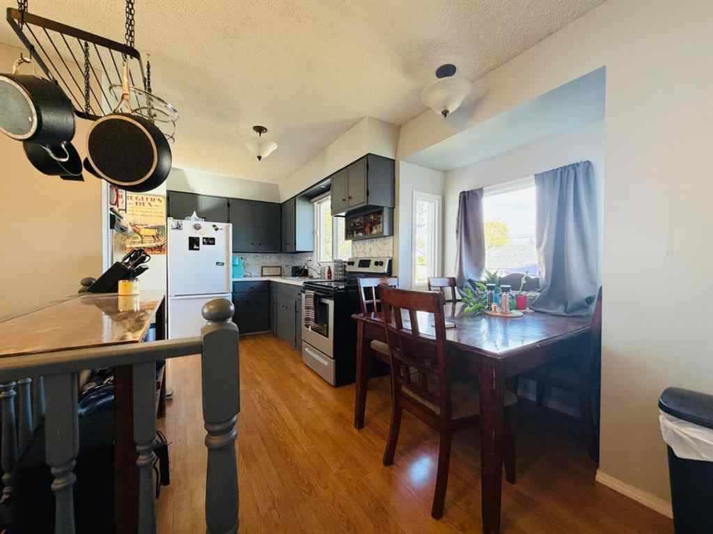 MLS® A2263089 - 5210 53 Avenue  in Central Ponoka Ponoka, Residential