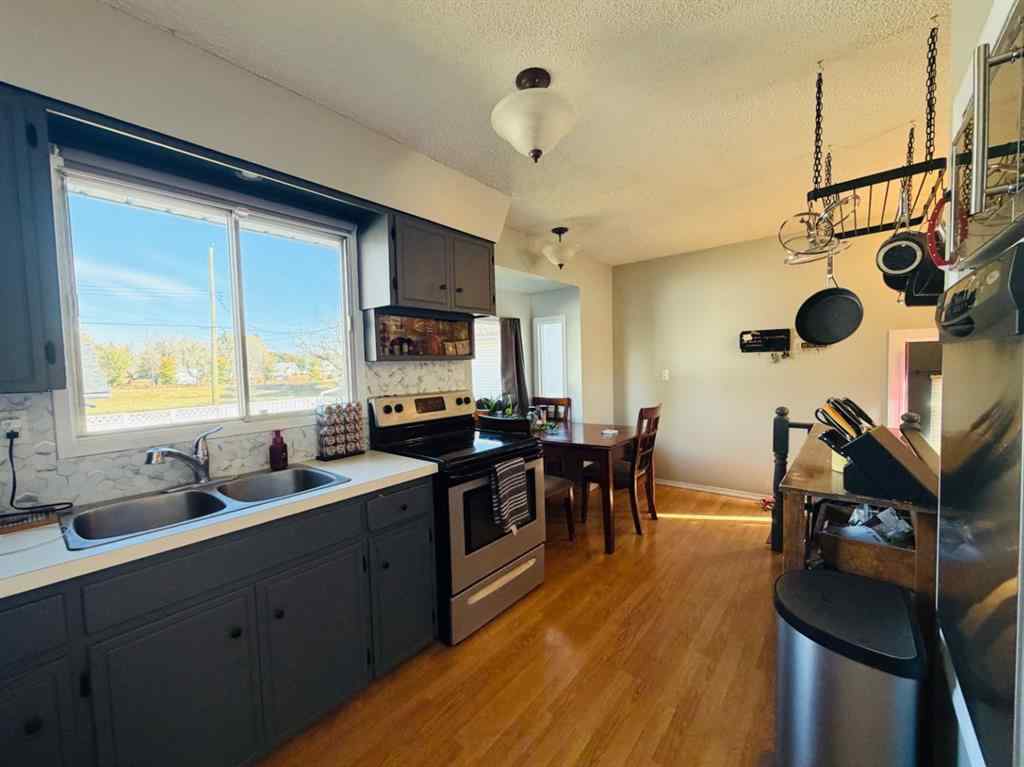 MLS® A2263089 - 5210 53 Avenue  in Central Ponoka Ponoka, Residential