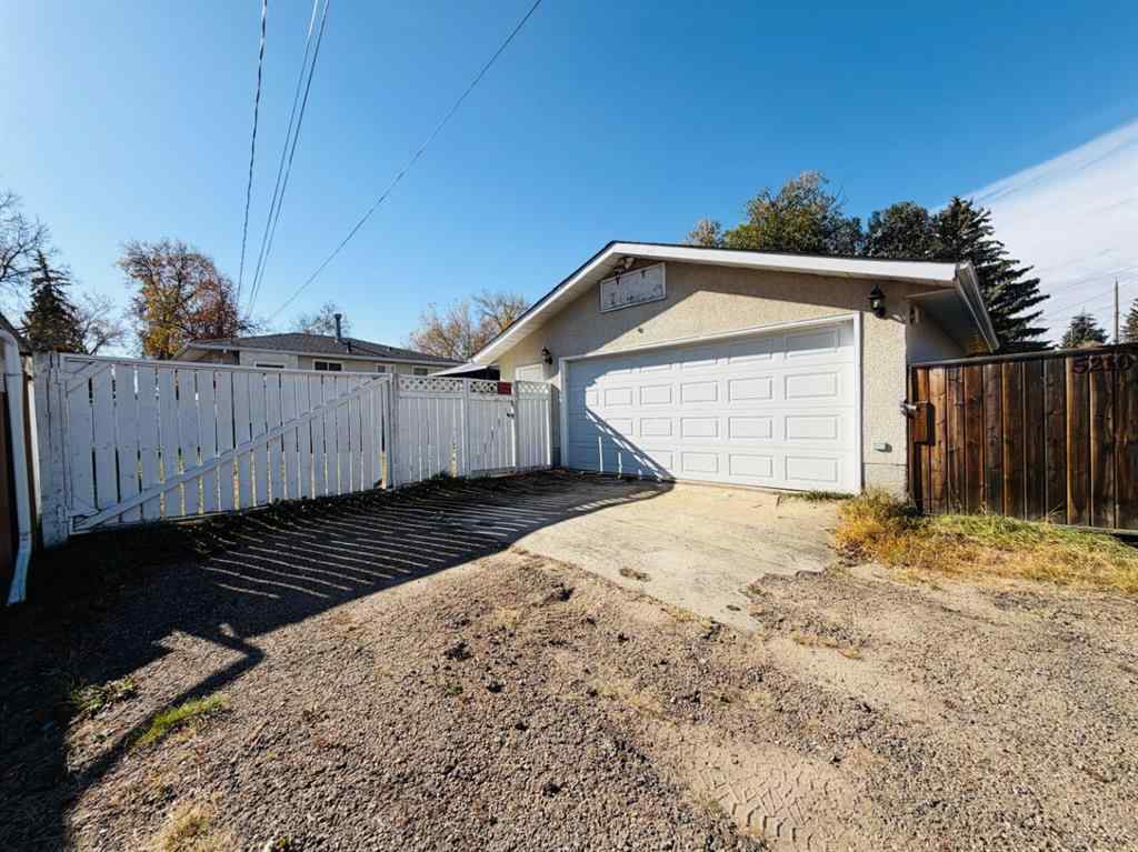 MLS® A2263089 - 5210 53 Avenue  in Central Ponoka Ponoka, Residential