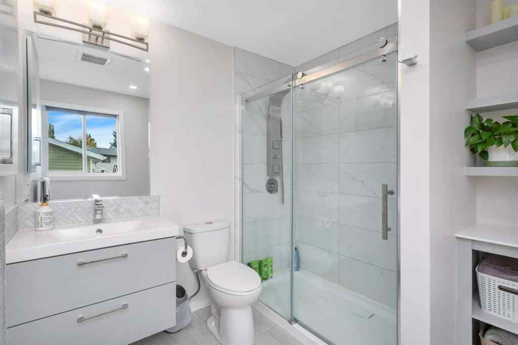 MLS® A2263090 - 57 Erickson Drive  in Eastview Estates Red Deer, Residential