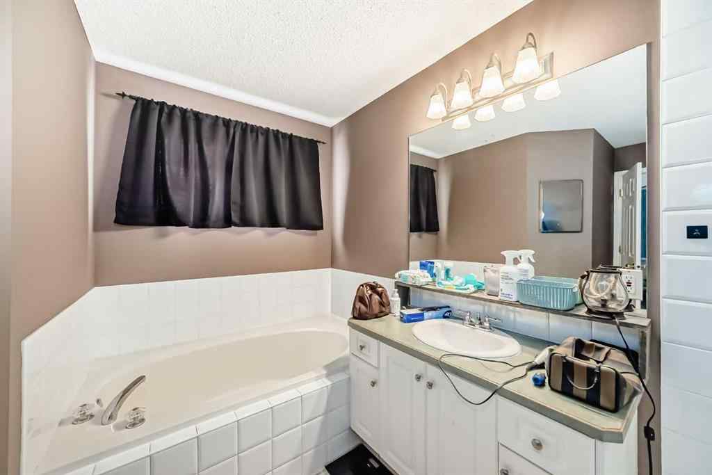MLS® A2263092 - 124 Creek Gardens Close NW in Silver Creek Airdrie, Residential