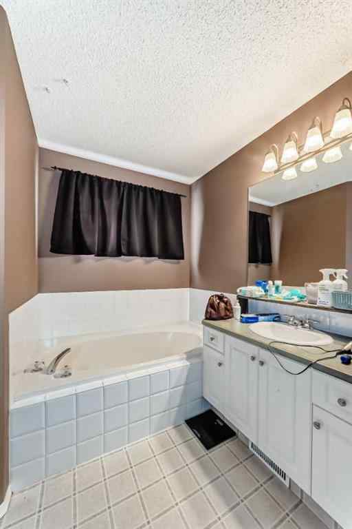 MLS® A2263092 - 124 Creek Gardens Close NW in Silver Creek Airdrie, Residential