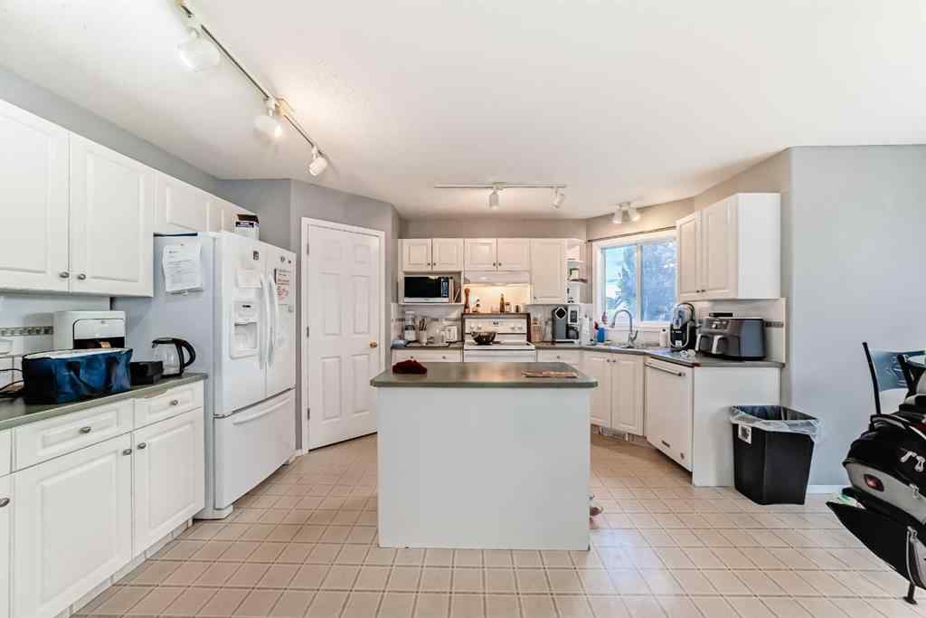 MLS® A2263092 - 124 Creek Gardens Close NW in Silver Creek Airdrie, Residential