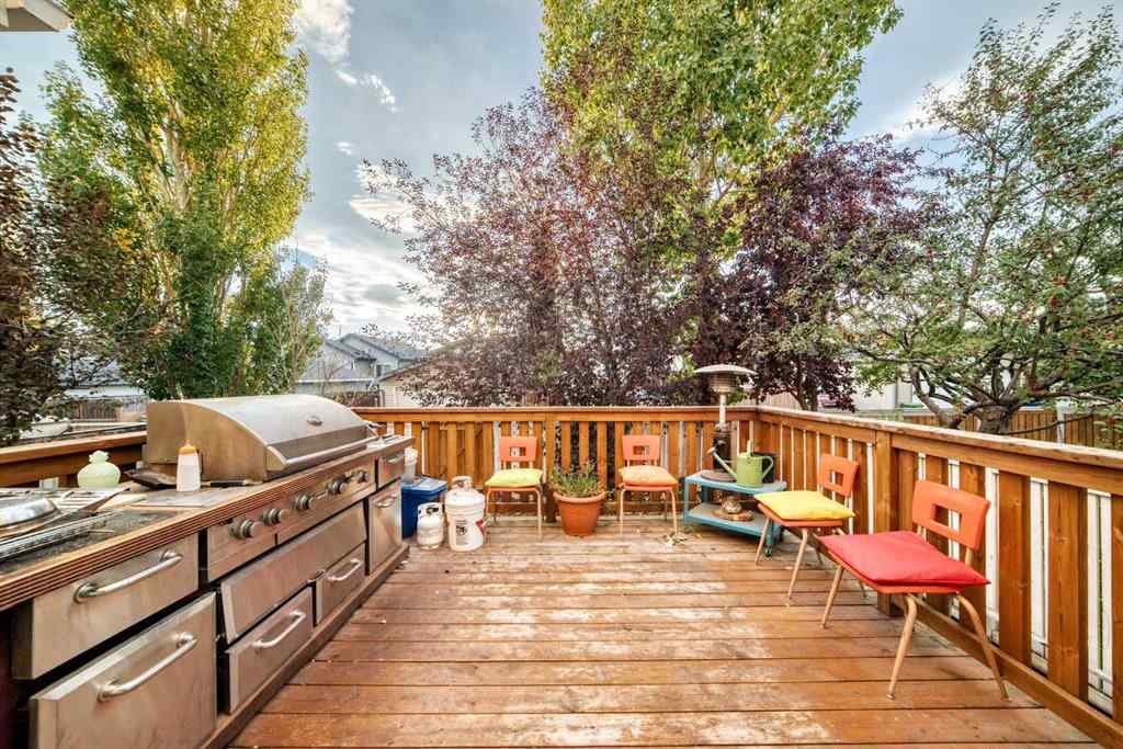 MLS® A2263092 - 124 Creek Gardens Close NW in Silver Creek Airdrie, Residential