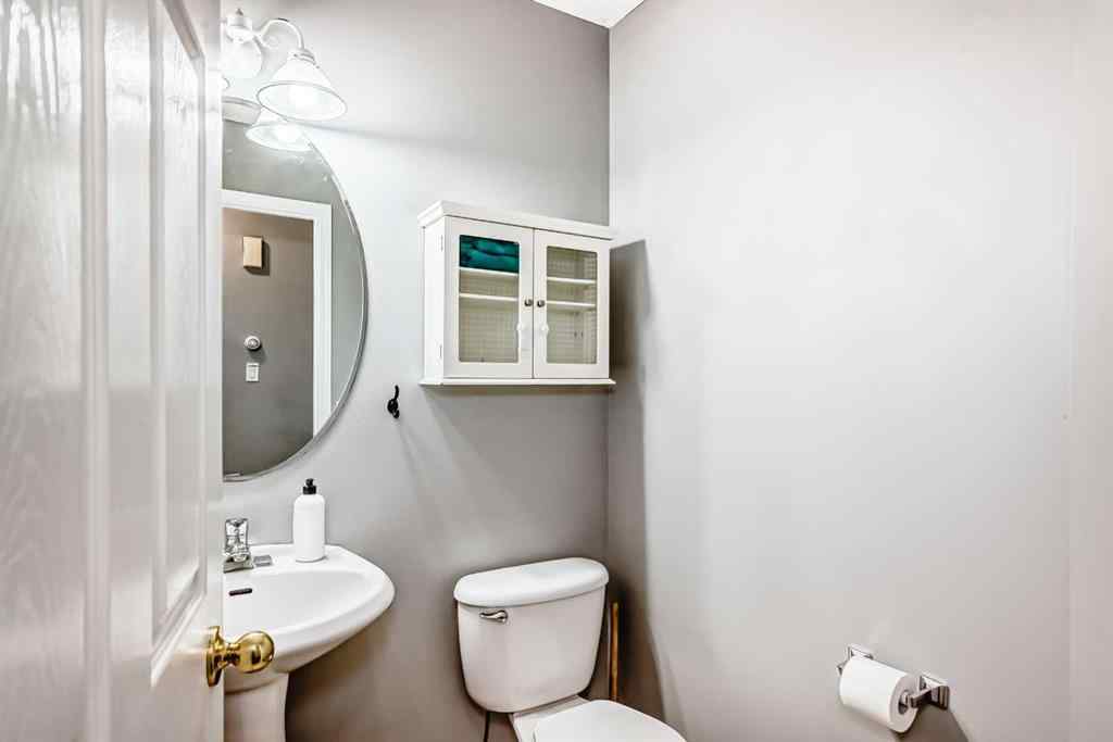 MLS® A2263092 - 124 Creek Gardens Close NW in Silver Creek Airdrie, Residential