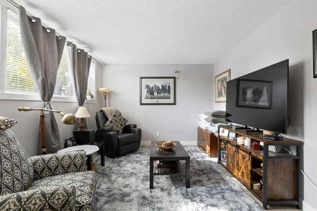 MLS® A2263094 - 1826 34 Avenue SW in South Calgary Calgary, Residential