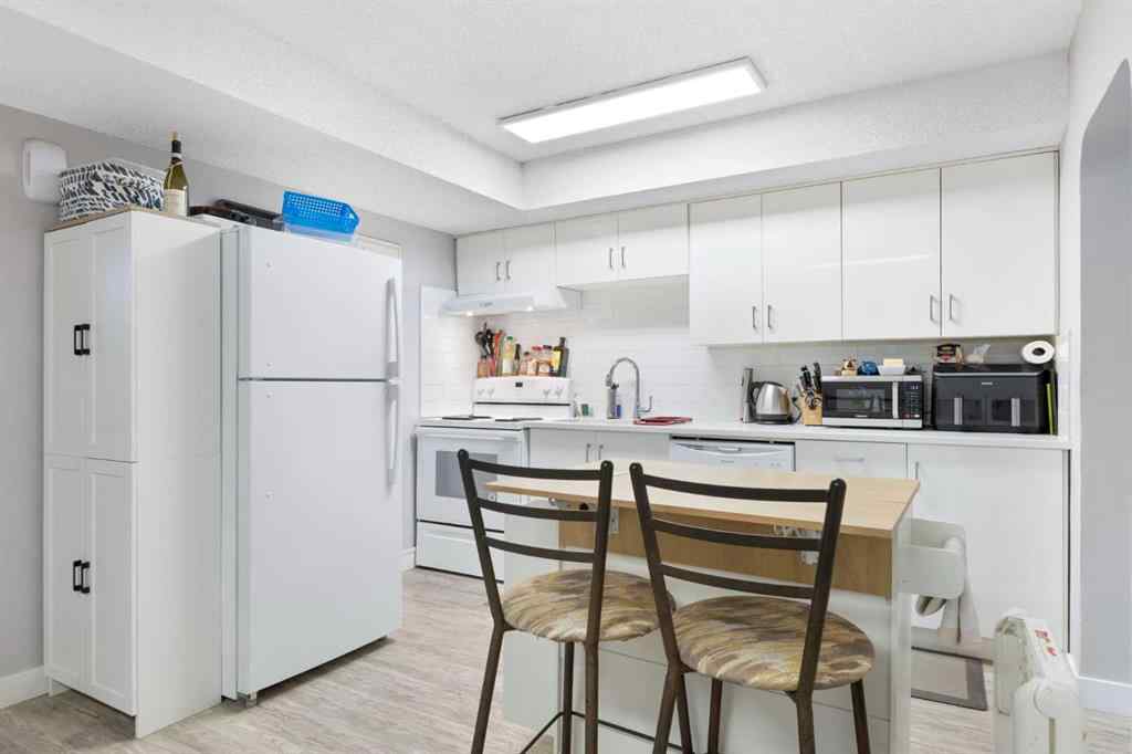 MLS® A2263094 - 1826 34 Avenue SW in South Calgary Calgary, Residential