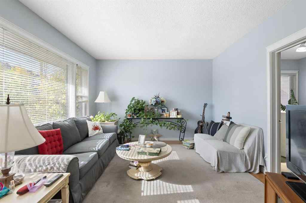 MLS® A2263094 - 1826 34 Avenue SW in South Calgary Calgary, Residential