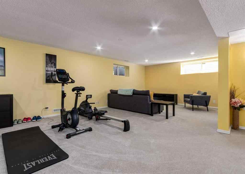 MLS® A2263101 - 927 124 Avenue SW in Canyon Meadows Calgary, Residential