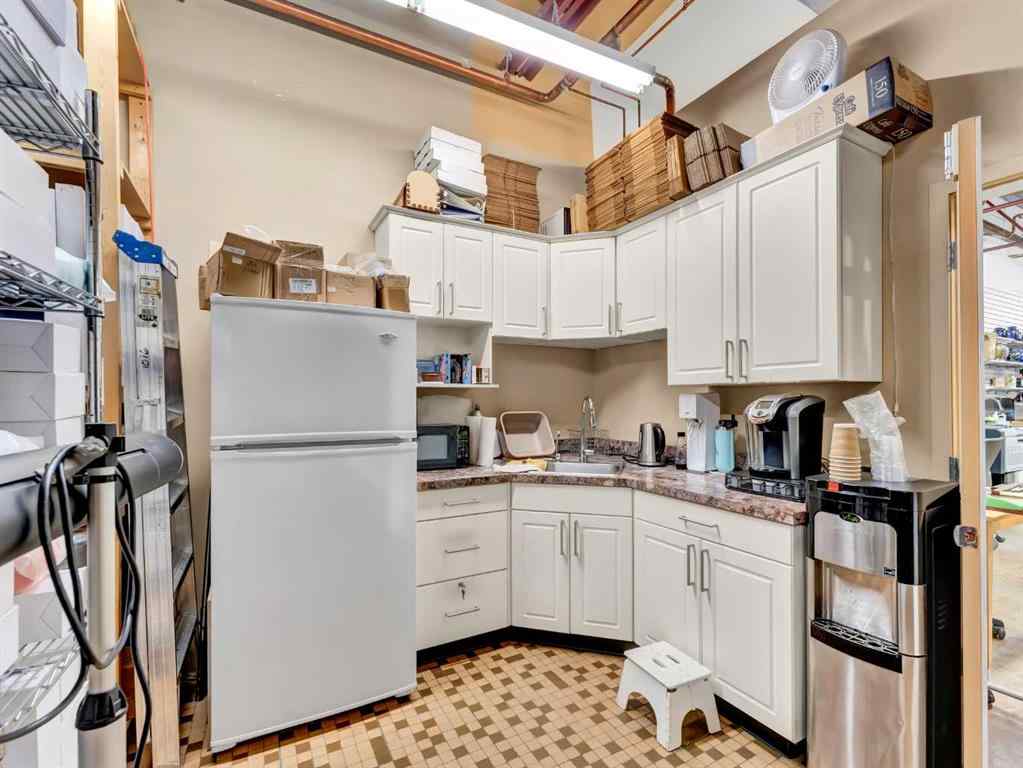 MLS® A2263104 - Unit #101 1601 Dunmore Road SE in Crestwood-Norwood Medicine Hat, Commercial