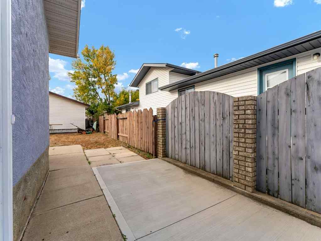 MLS® A2263108 - 9 Rossmere Way SE in Ross Glen Medicine Hat, Residential