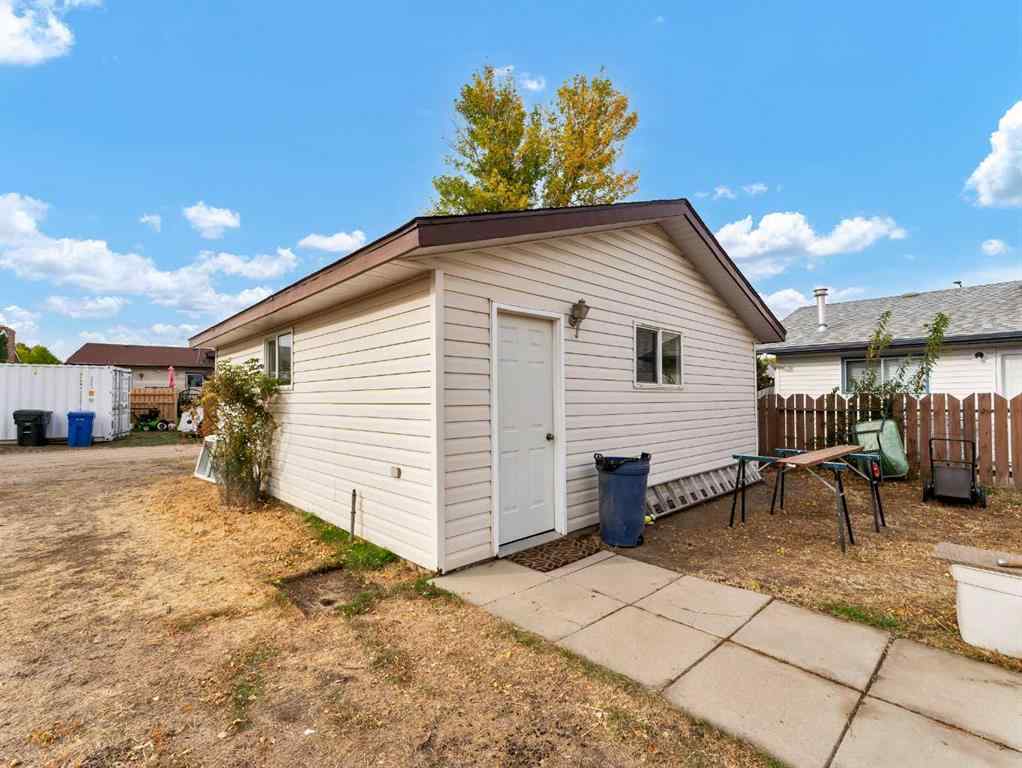 MLS® A2263108 - 9 Rossmere Way SE in Ross Glen Medicine Hat, Residential