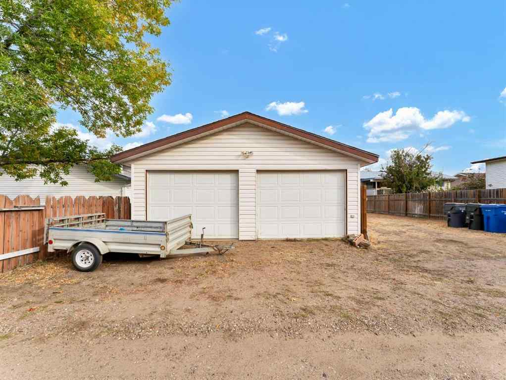 MLS® A2263108 - 9 Rossmere Way SE in Ross Glen Medicine Hat, Residential