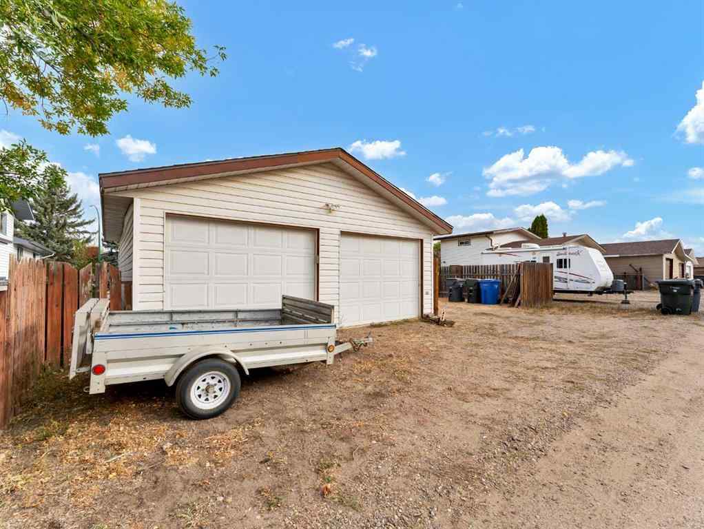 MLS® A2263108 - 9 Rossmere Way SE in Ross Glen Medicine Hat, Residential