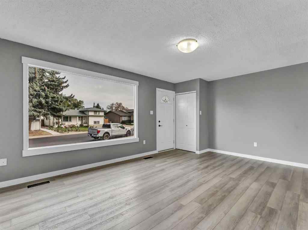 MLS® A2263108 - 9 Rossmere Way SE in Ross Glen Medicine Hat, Residential