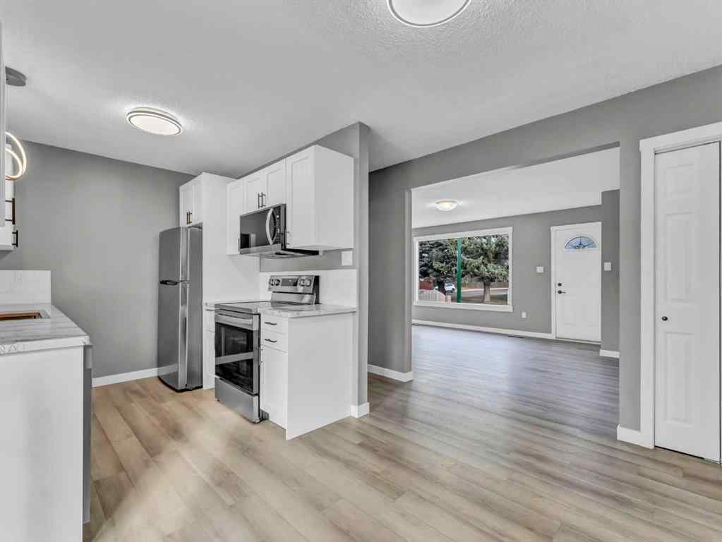 MLS® A2263108 - 9 Rossmere Way SE in Ross Glen Medicine Hat, Residential